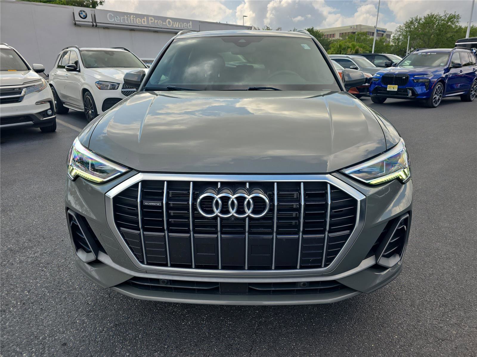 Used 2022 Audi Q3 2.0T Premium Plus w/ Premium Plus Package AWD/4WD image 2