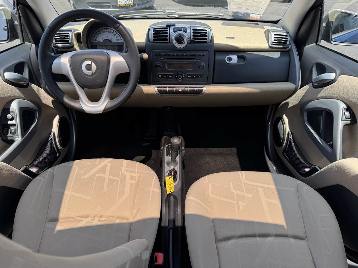 Used 2010 smart fortwo passion RWD image 13