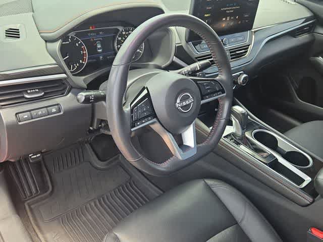 Used 2023 Nissan Altima 2.5 SR w/ SR Premium Package FWD image 10