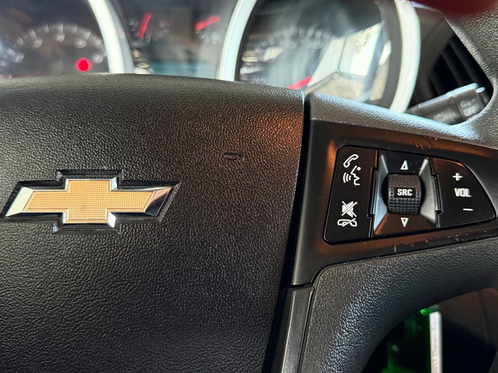 Used 2017 Chevrolet Equinox LS AWD/4WD image 32