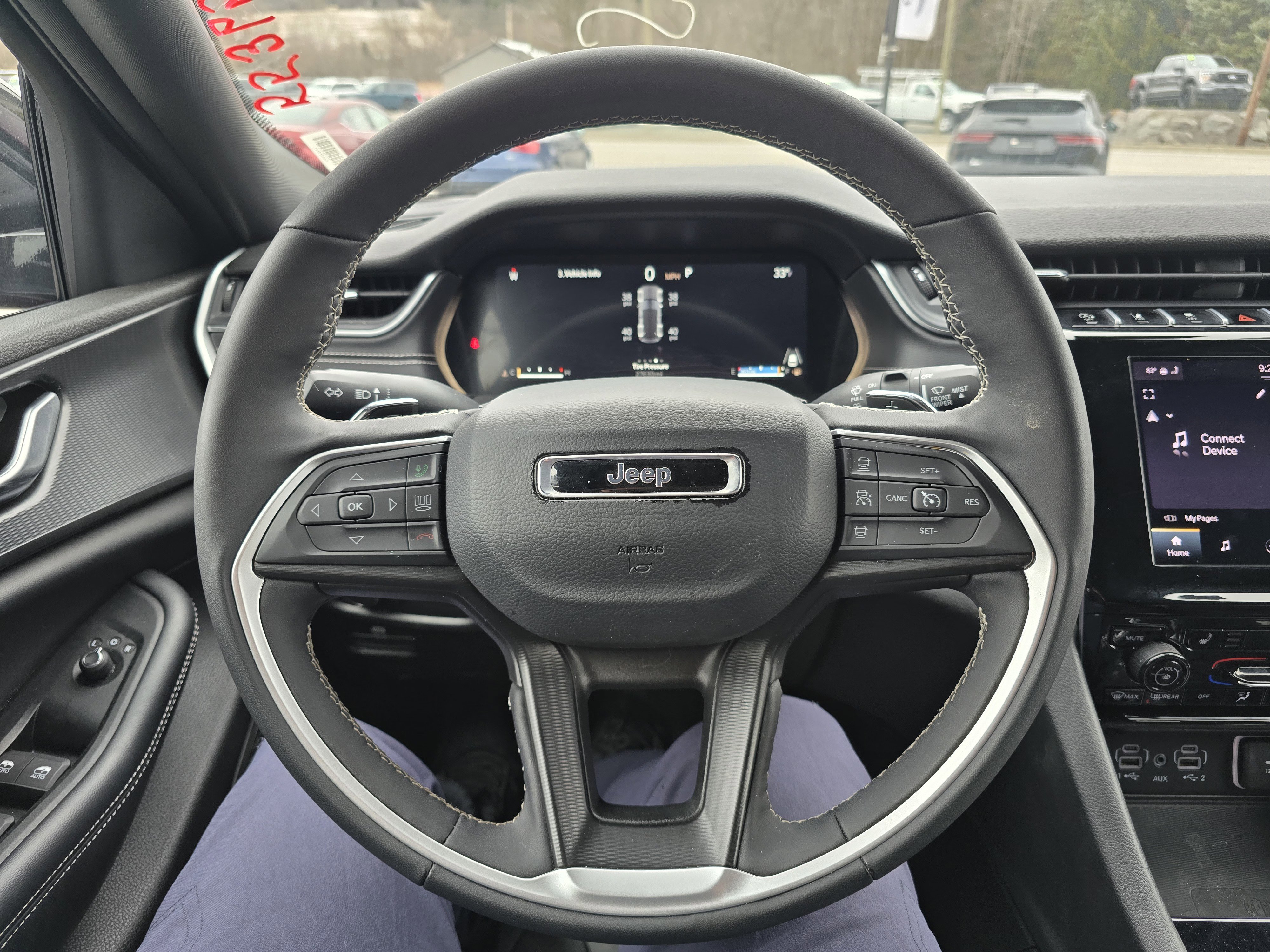 Used 2025 Jeep Grand Cherokee Altitude image 18