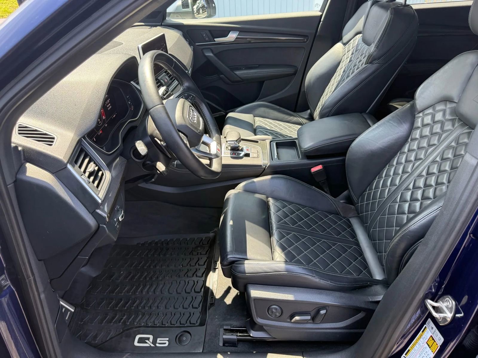 Used 2018 Audi SQ5 Premium Plus w/ Navigation Package image 14