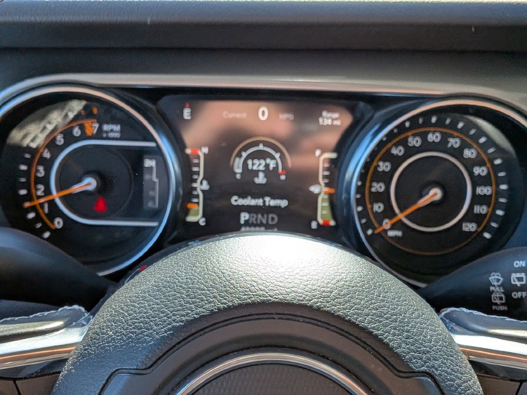 Used 2021 Jeep Wrangler Unlimited Sahara w/ Uconnect 4C Nav & Sound Group AWD/4WD image 14
