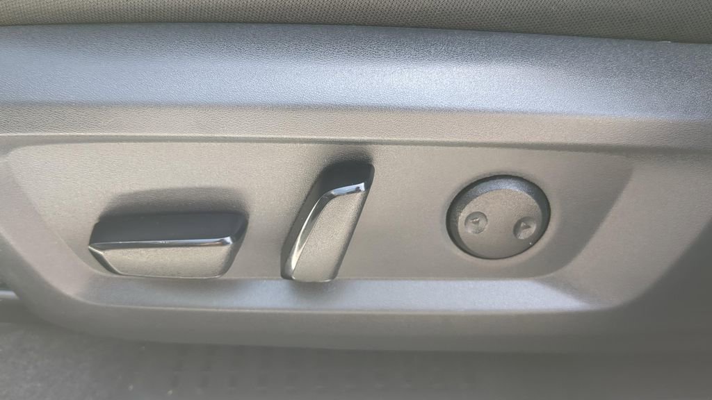 Certified 2023 Nissan Rogue SV FWD image 15