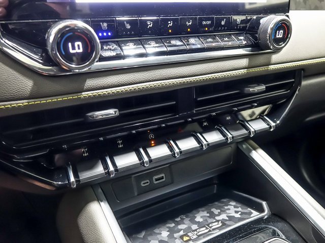 New 2026 Chevrolet Colorado ZR2 w/ Technology Package image 21