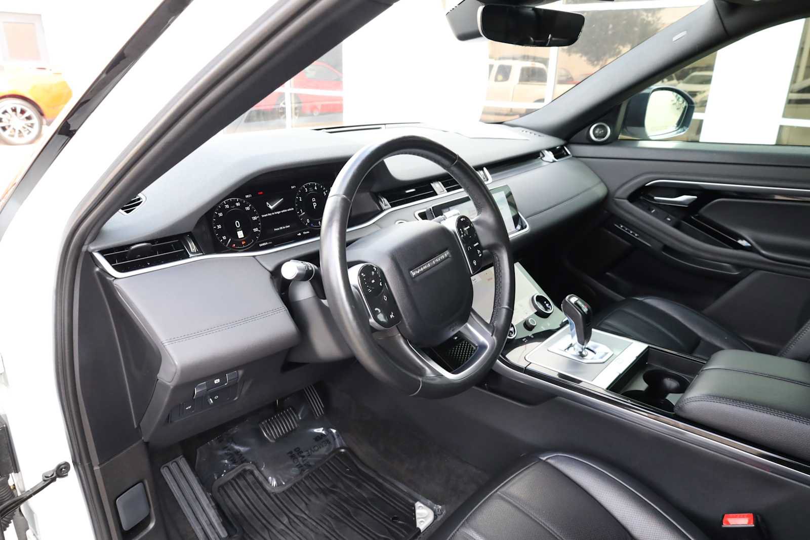 Used 2020 Land Rover Range Rover Evoque SE AWD/4WD image 2