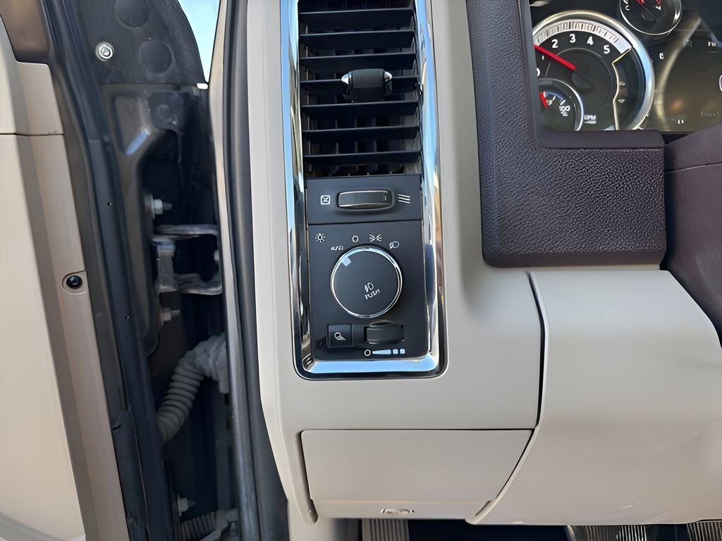 Used 2015 RAM 3500 Laramie image 25