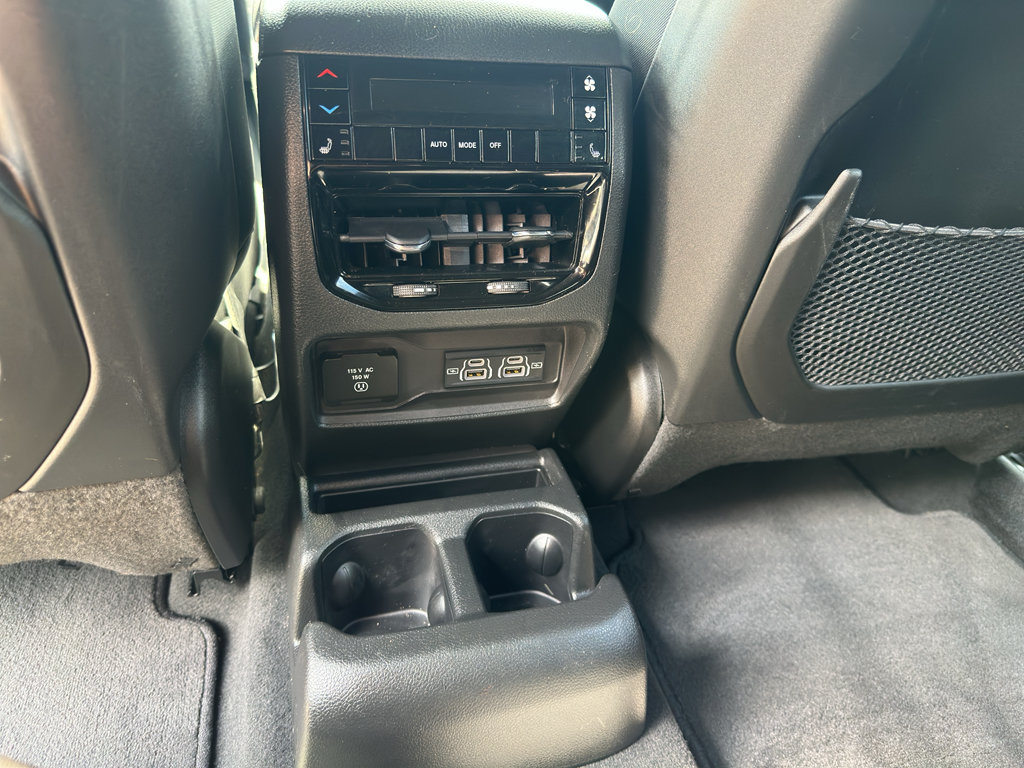 Used 2024 Jeep Grand Cherokee L Limited w/ Luxury Tech Group II RWD image 24