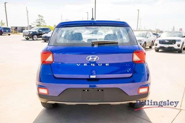 Used 2025 Hyundai Venue SEL FWD image 4