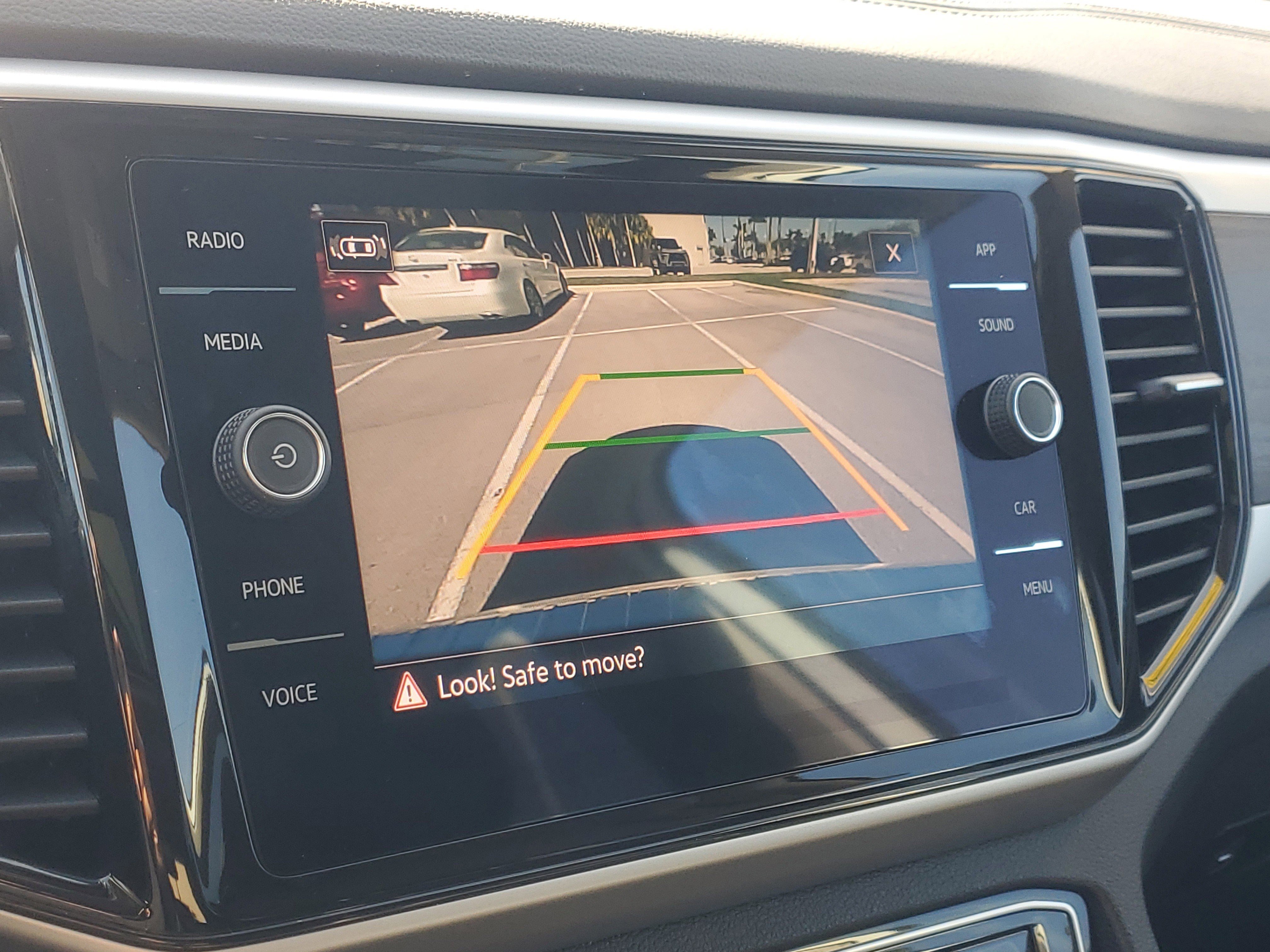 Used 2023 Volkswagen Atlas SE w/ Panoramic Sunroof Package image 29