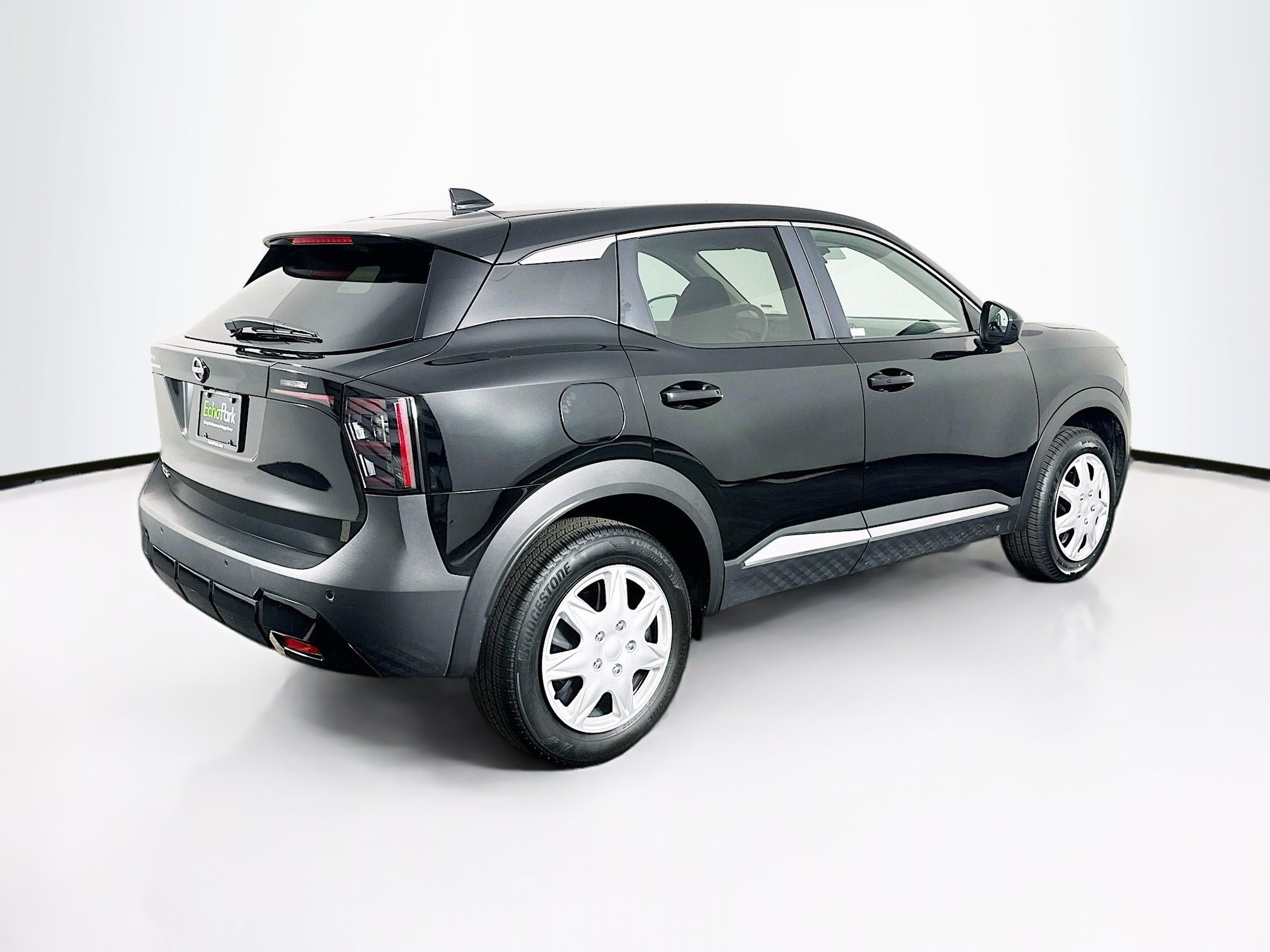 Used 2025 Nissan Kicks SV FWD image 9