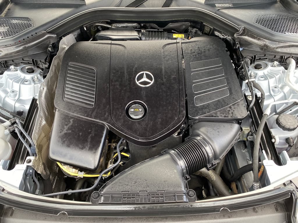Used 2025 Mercedes-Benz GLC 300 image 10