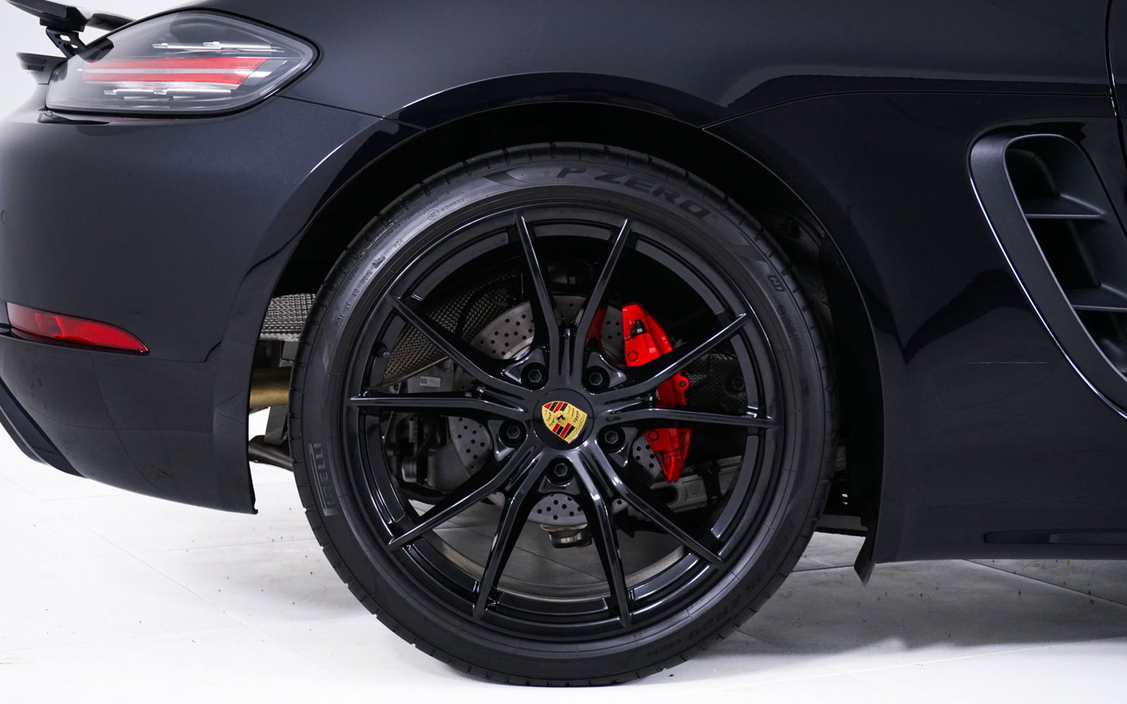 Used 2025 Porsche 718 Cayman S RWD image 13