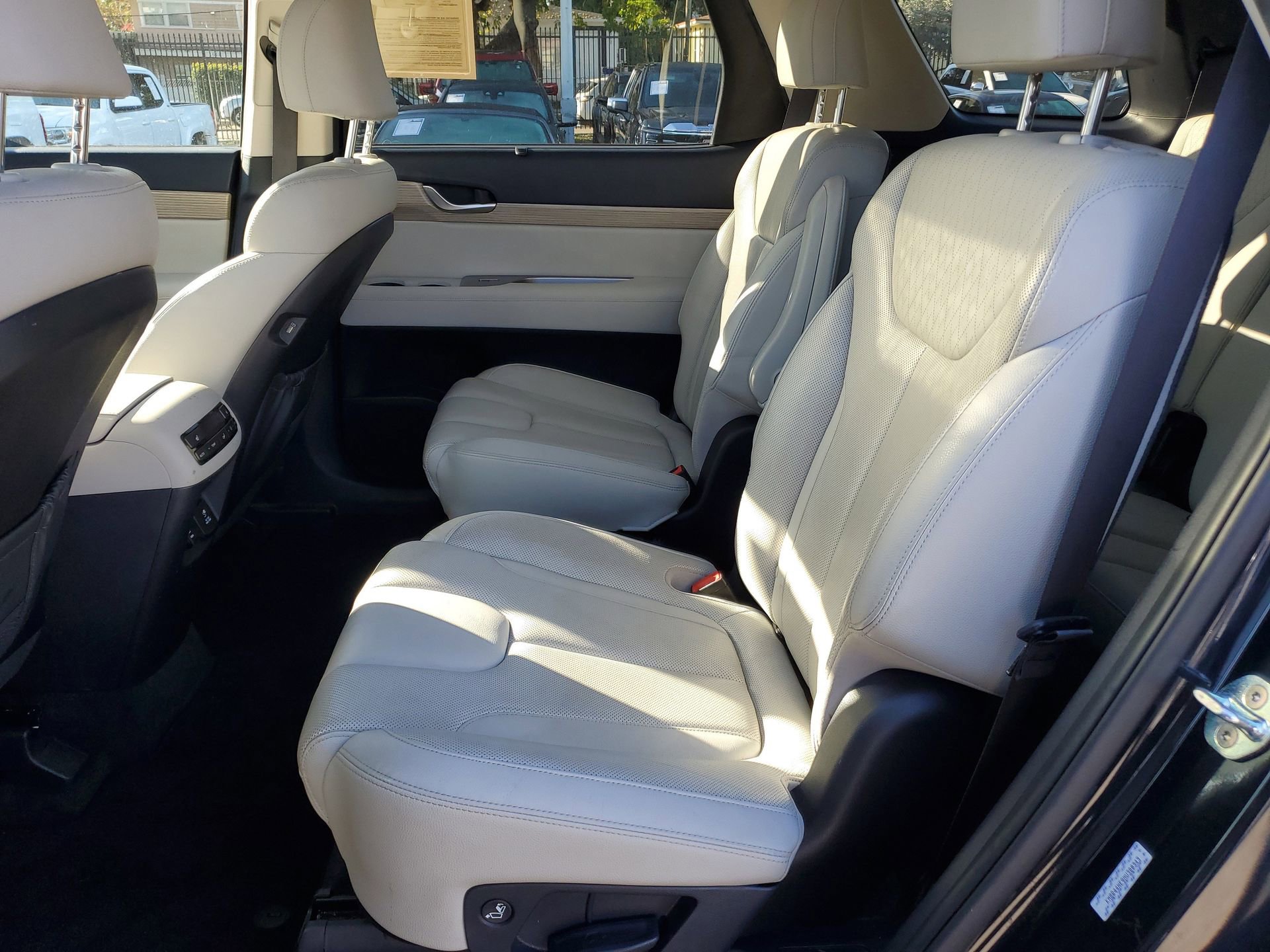 Used 2021 Hyundai Palisade SEL w/ Premium Package image 11