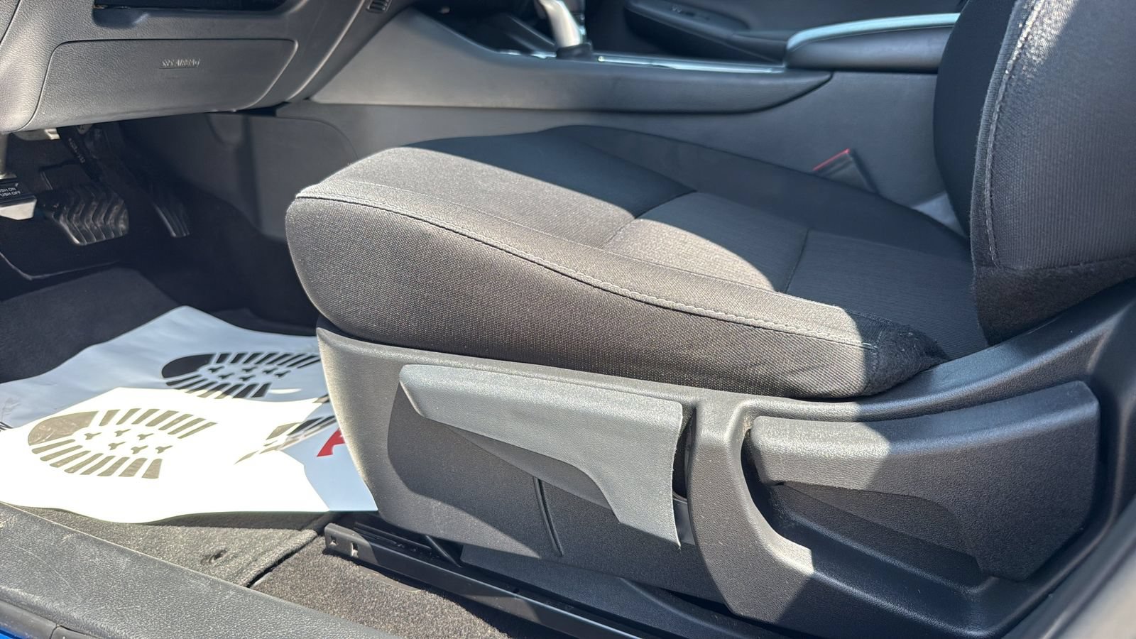 Used 2024 Nissan Sentra SV FWD image 9