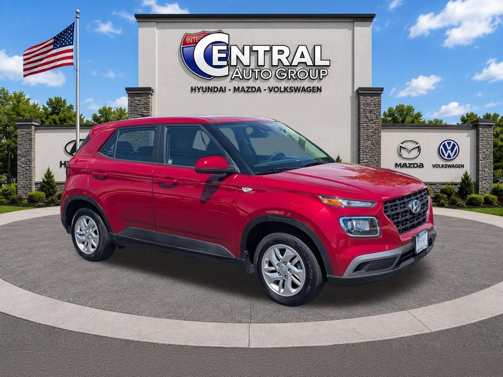 Certified 2021 Hyundai Venue SE FWD image 1