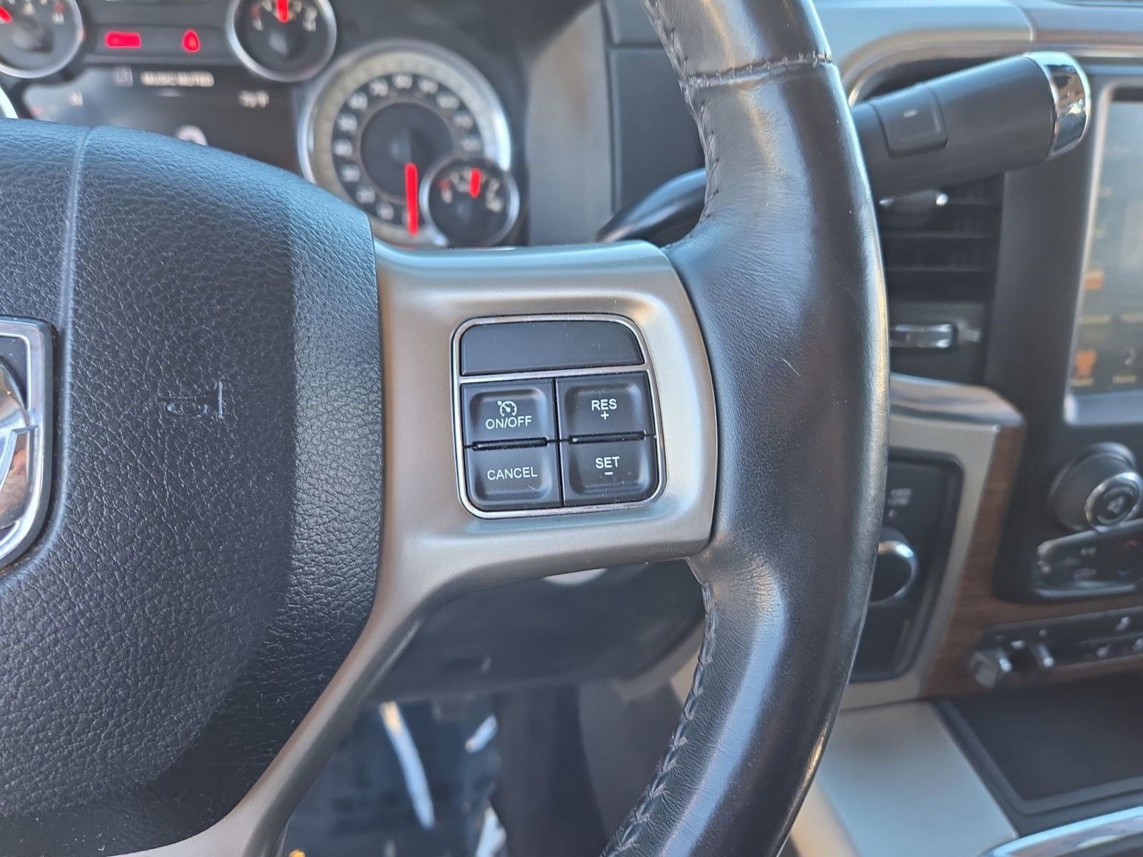 Used 2016 RAM 3500 Laramie w/ Convenience Group image 21