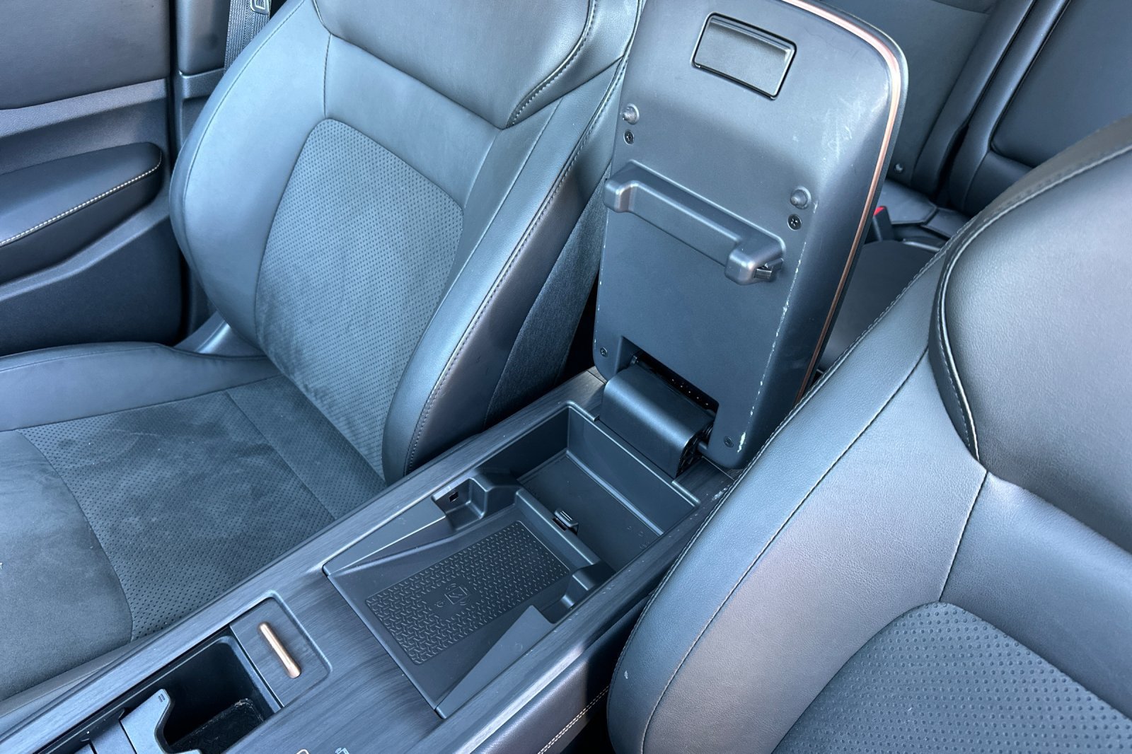 Certified 2024 Nissan Ariya AWD image 32