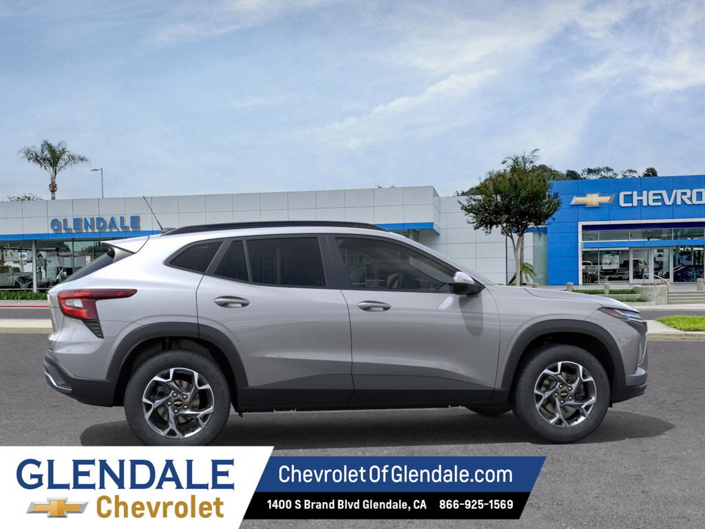 New 2026 Chevrolet Trax LT w/ Driver Confidence Package FWD image 5