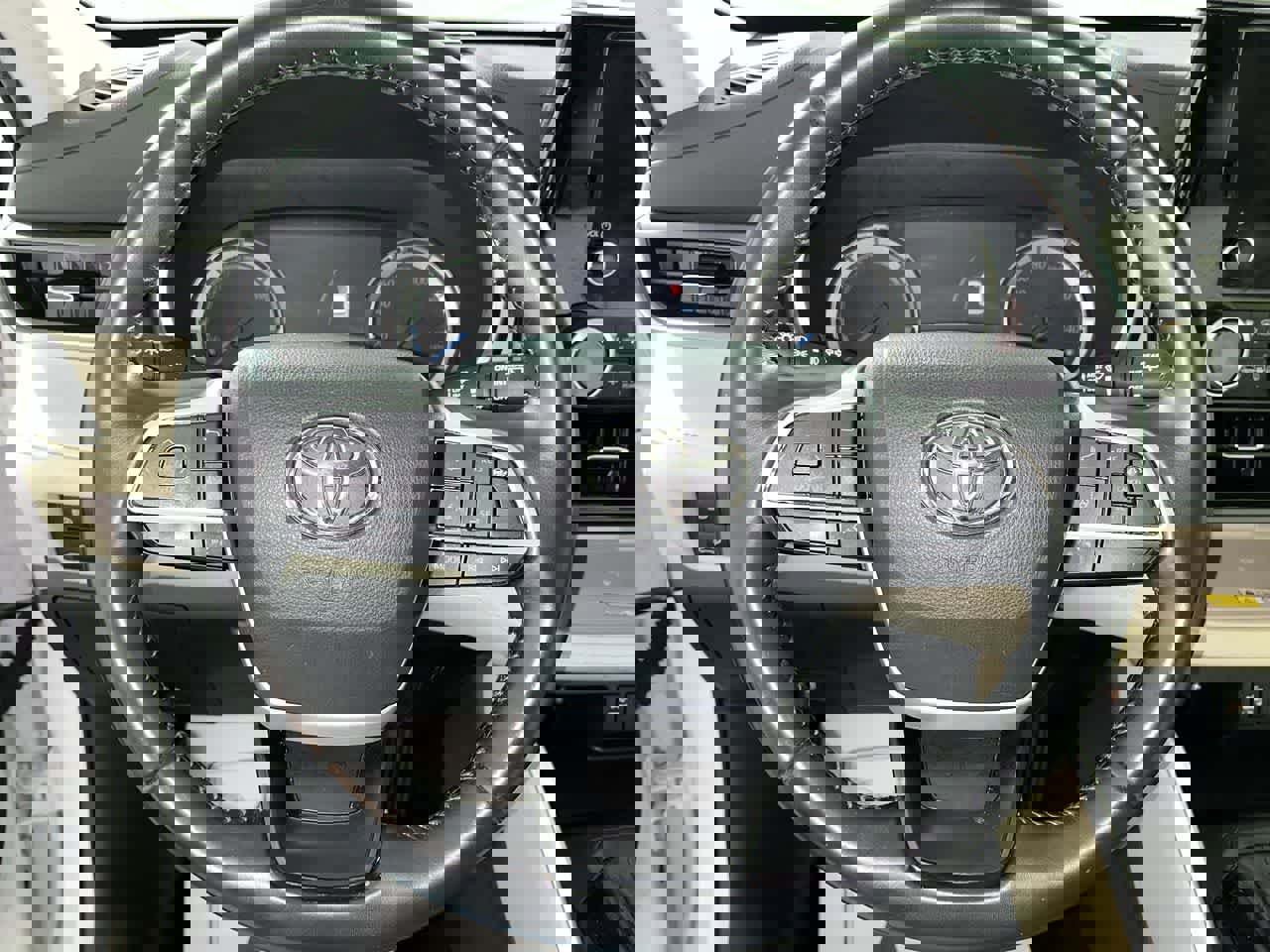 Used 2023 Toyota Highlander XLE image 15