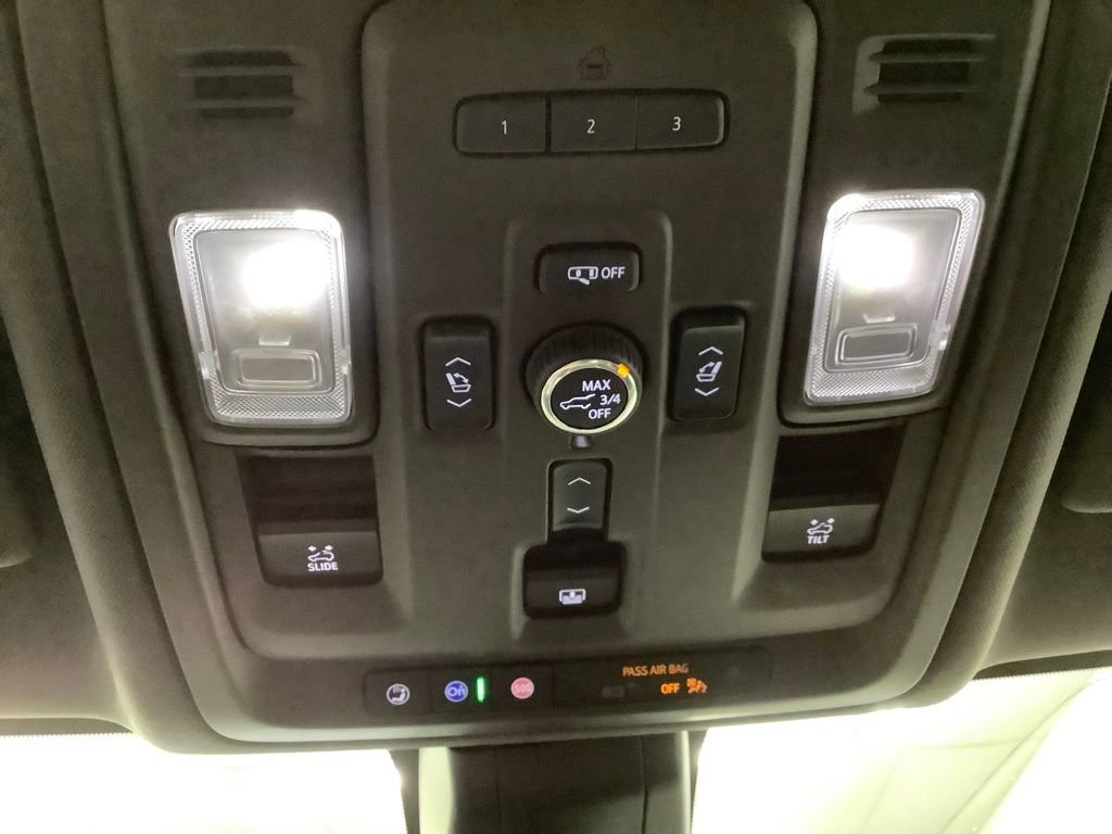 Used 2022 GMC Yukon XL Denali w/ Denali Premium Package AWD/4WD image 20