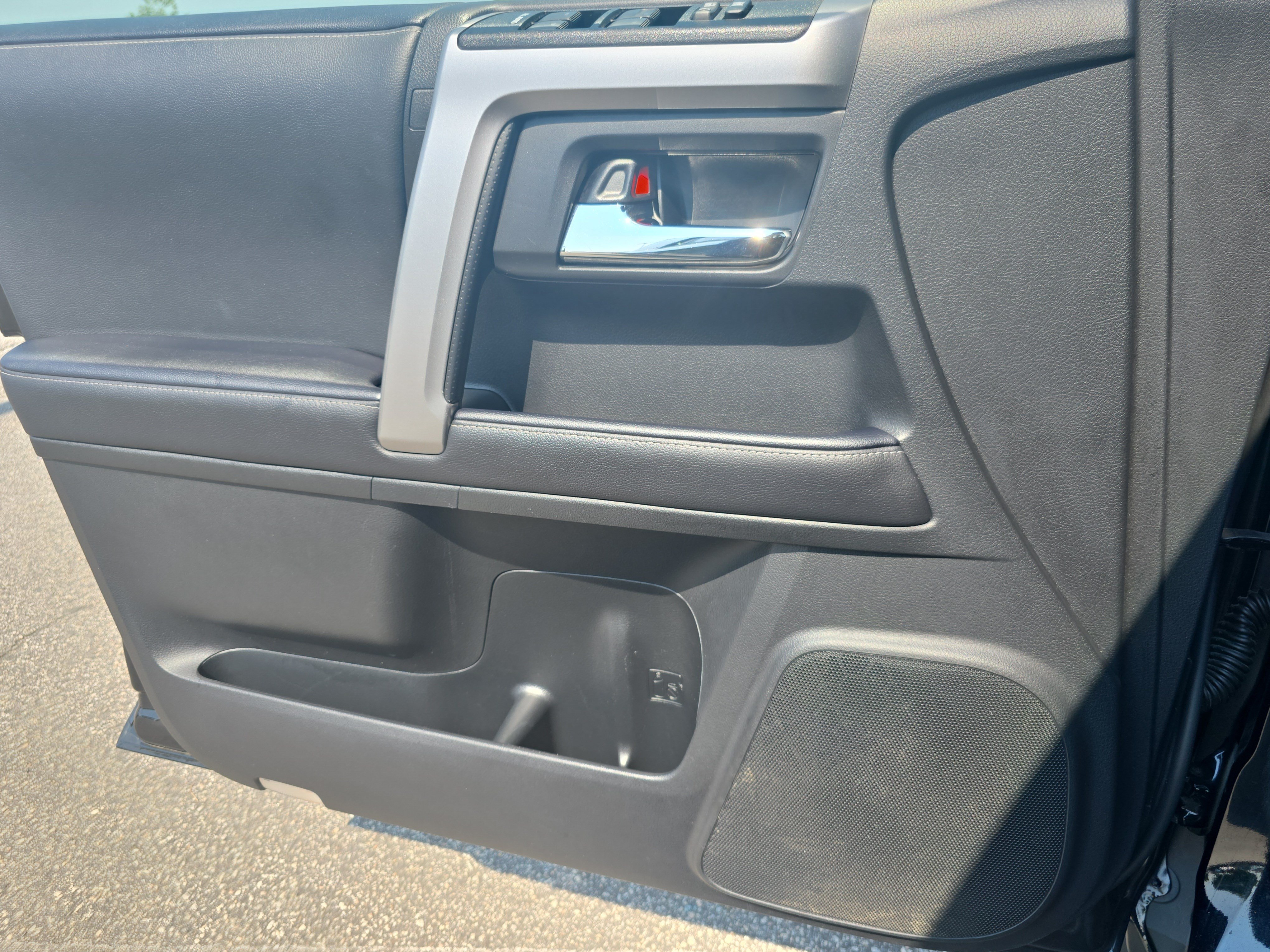Used 2024 Toyota 4Runner SR5 AWD/4WD image 23