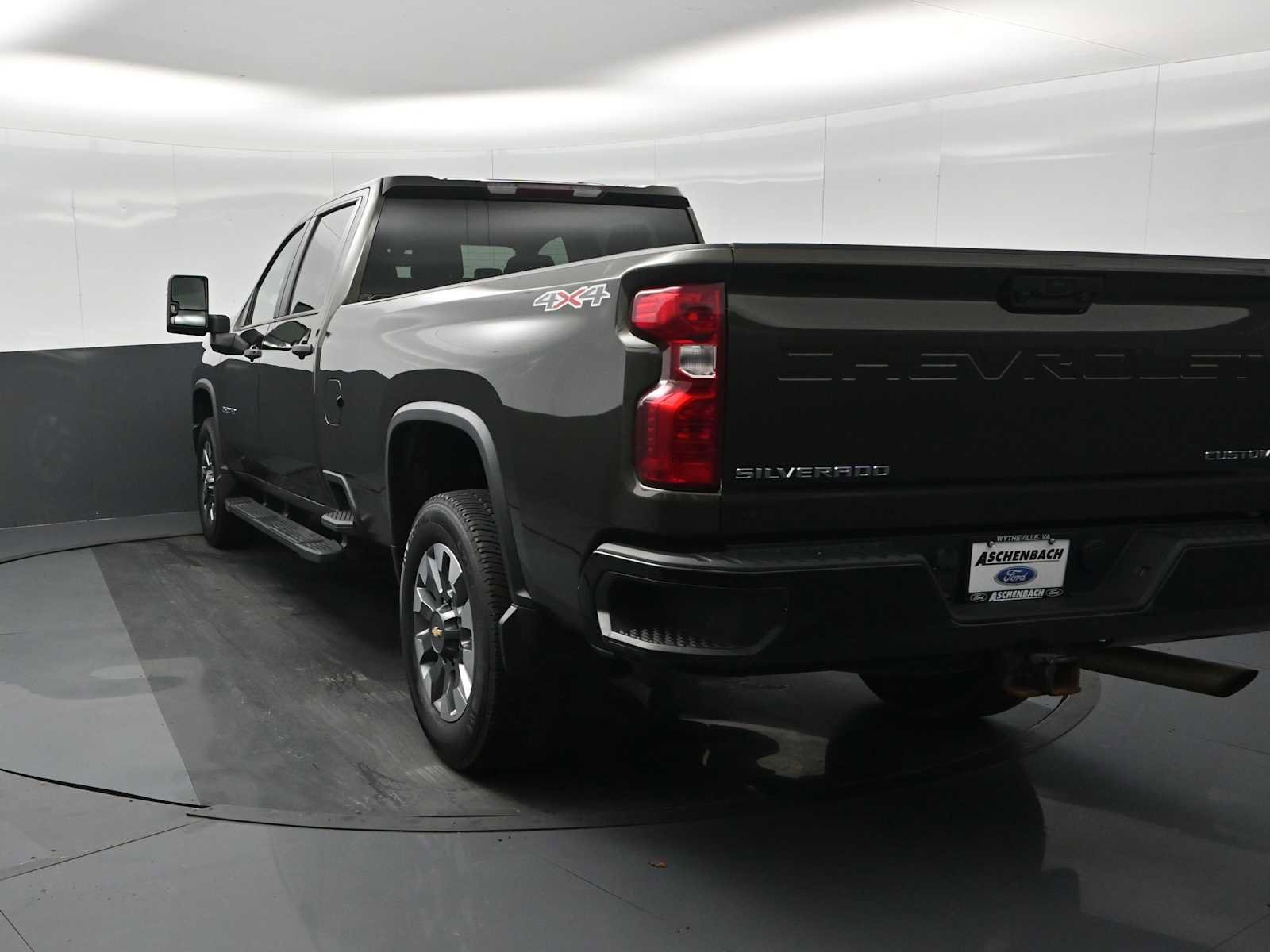 Used 2022 Chevrolet Silverado 2500 Custom w/ Custom Value Package image 7