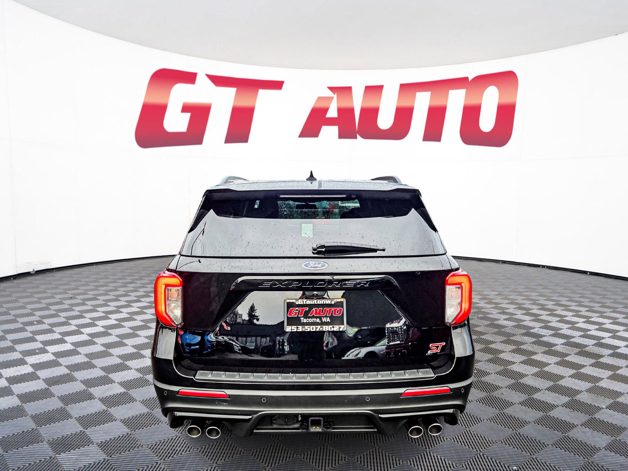 Used 2024 Ford Explorer ST w/ Equipment Group 401A image 6