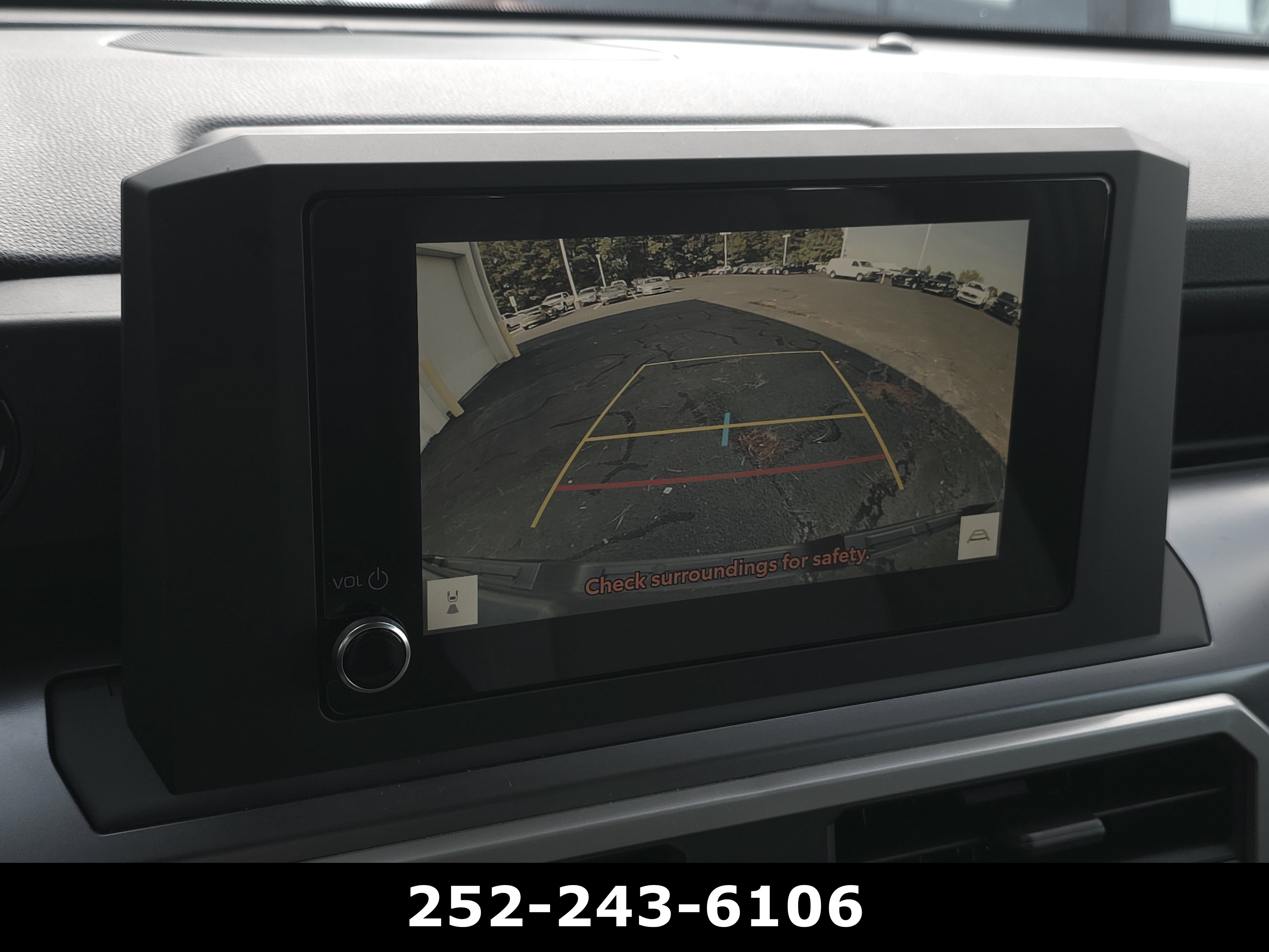 Used 2025 Toyota Tacoma SR5 AWD/4WD image 19