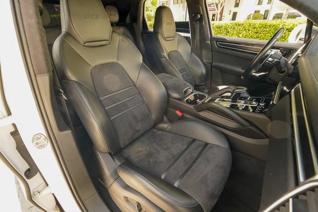 Used 2022 Porsche Cayenne GTS AWD/4WD image 91