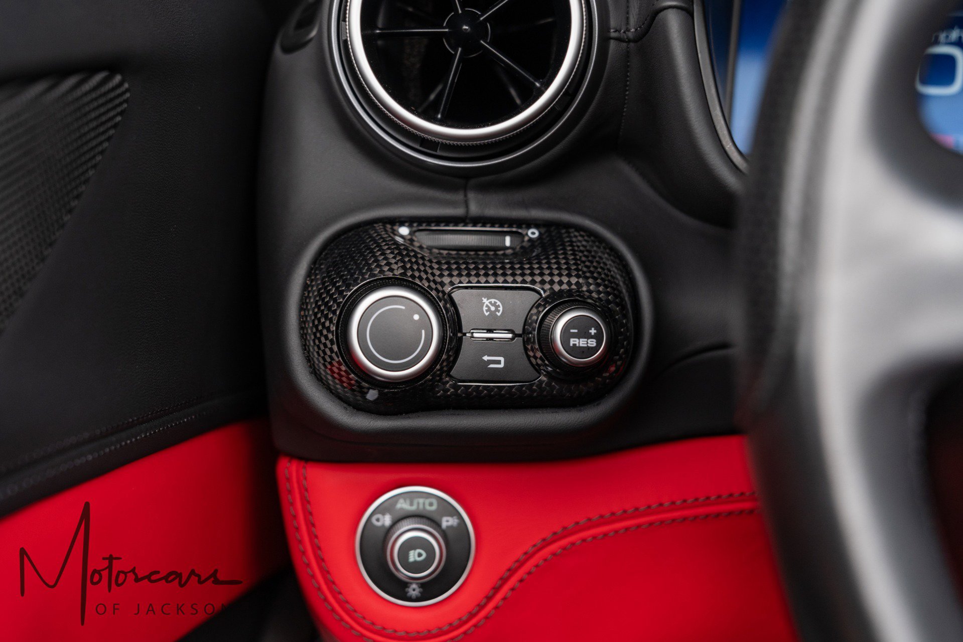 Used 2019 Ferrari Portofino image 39