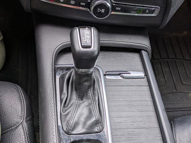 Used 2020 Volvo XC90 T6 Momentum image 13