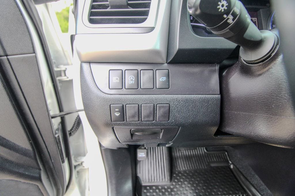Used 2019 Toyota Highlander SE w/ Nightshade Edition AWD/4WD image 23