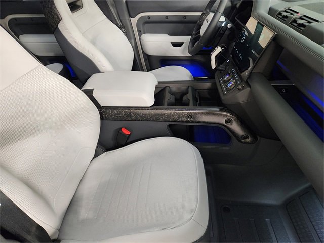 Used 2026 Land Rover Defender 110 image 3