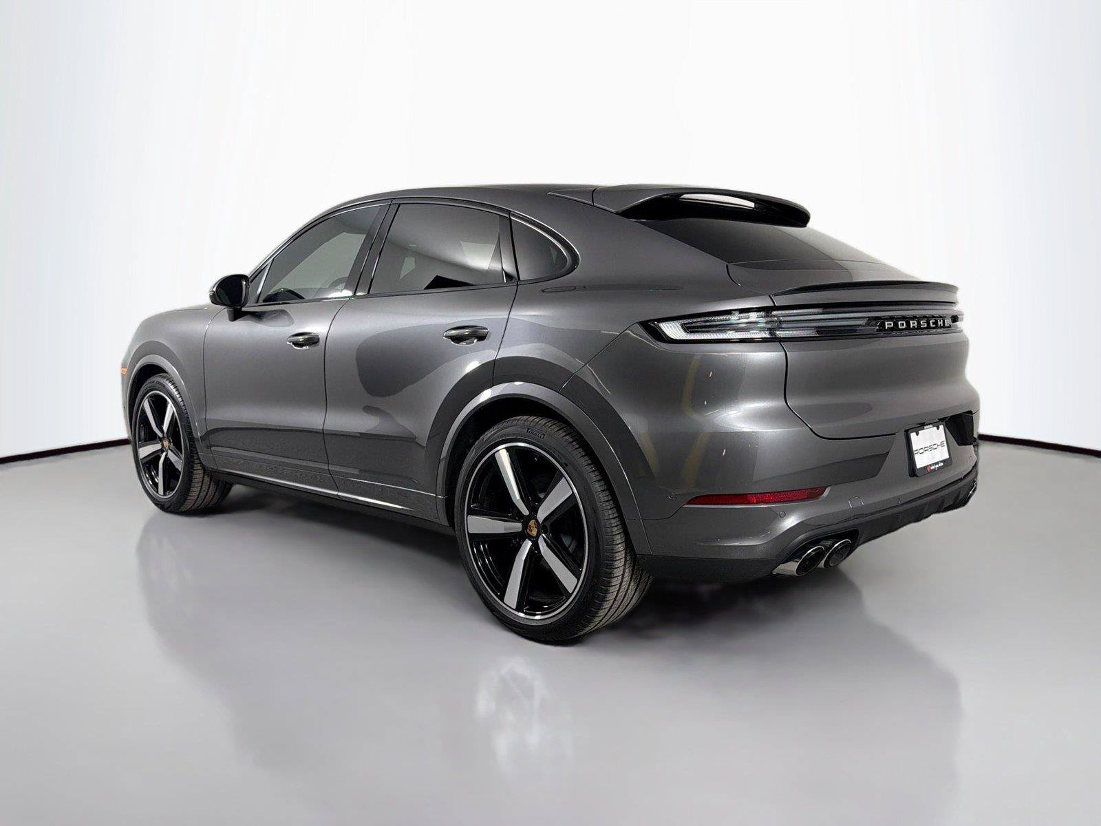 Certified 2025 Porsche Cayenne Coupe AWD/4WD image 3