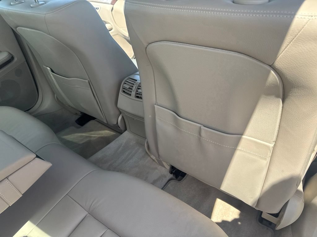 Used 2010 Mercedes-Benz E 350 Sedan image 39