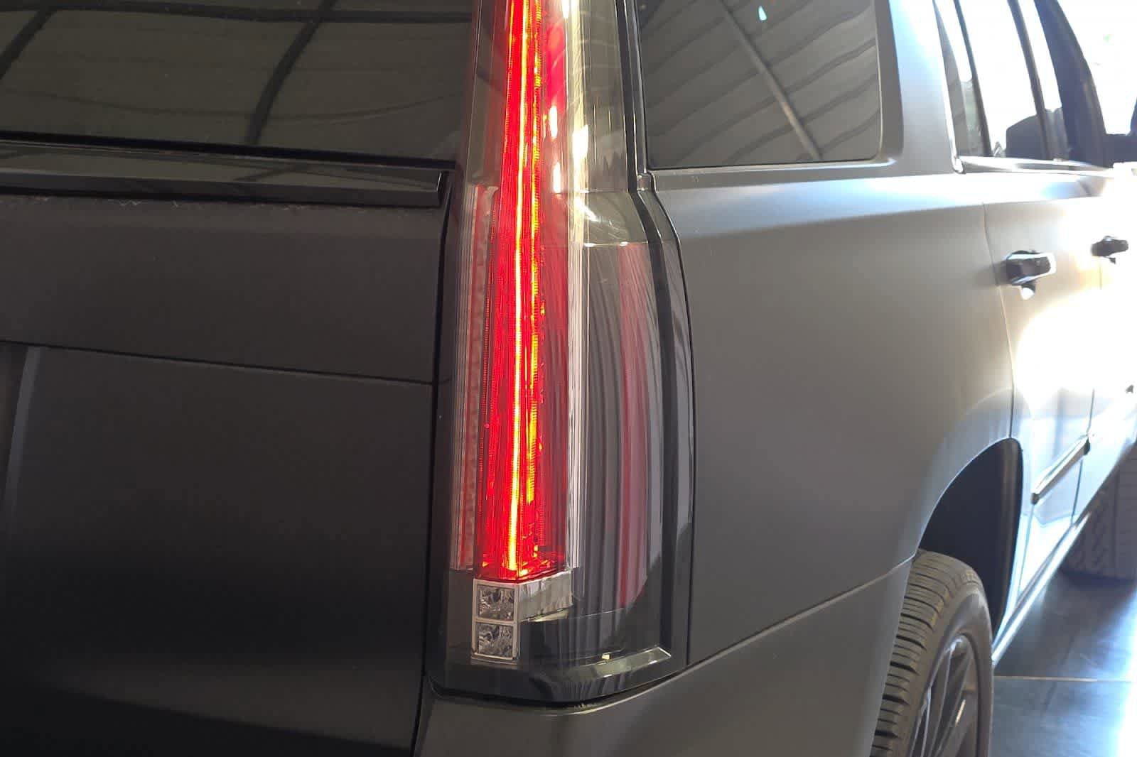 Used 2019 Cadillac Escalade Platinum w/ Escalade Sport Edition AWD/4WD image 13