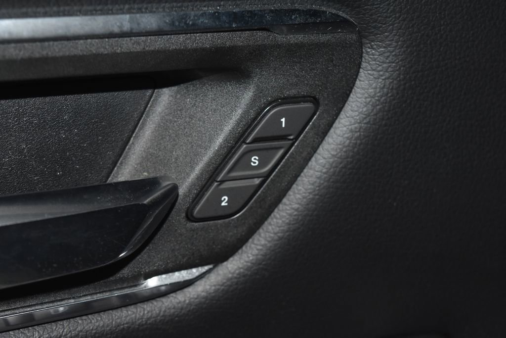 Used 2024 RAM 1500 Laramie AWD/4WD image 5