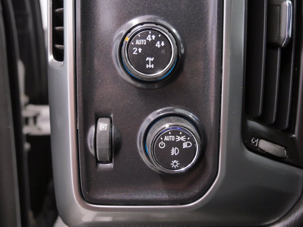 Used 2015 Chevrolet Silverado 1500 LT w/ LT Convenience Package AWD/4WD image 16