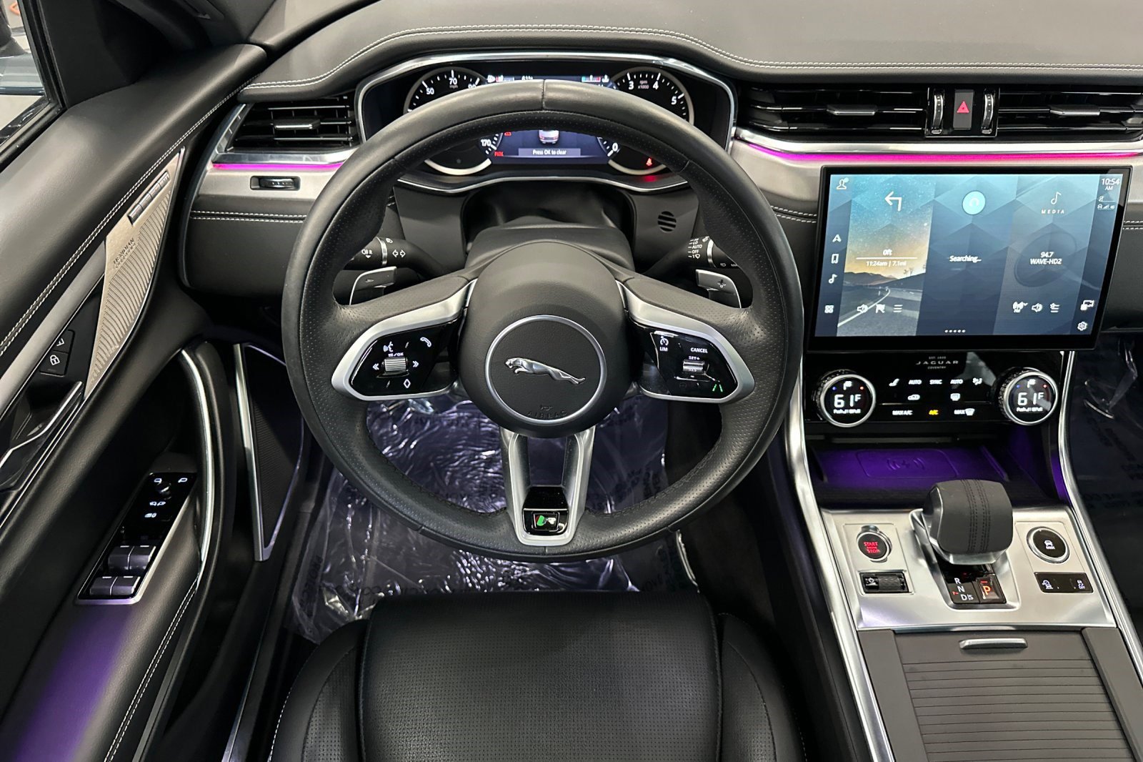 Used 2022 Jaguar XF R-Dynamic SE image 28