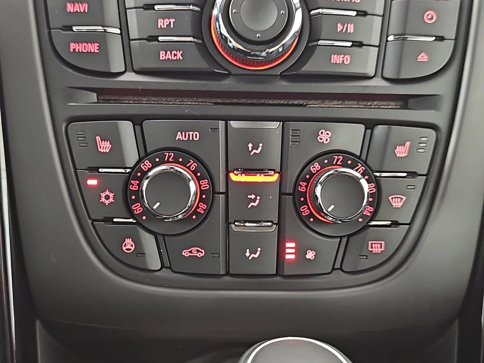 Used 2019 Buick Cascada Premium FWD image 23