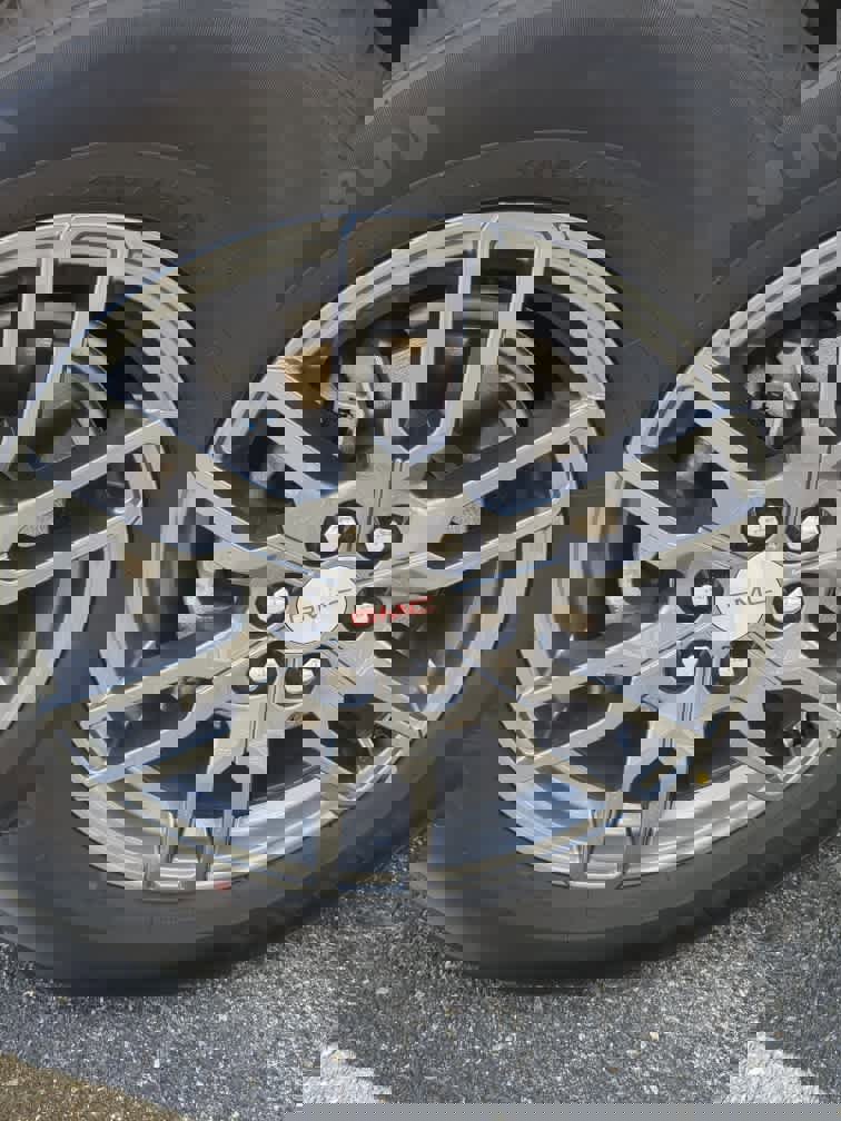 Used 2025 GMC Acadia Elevation image 9