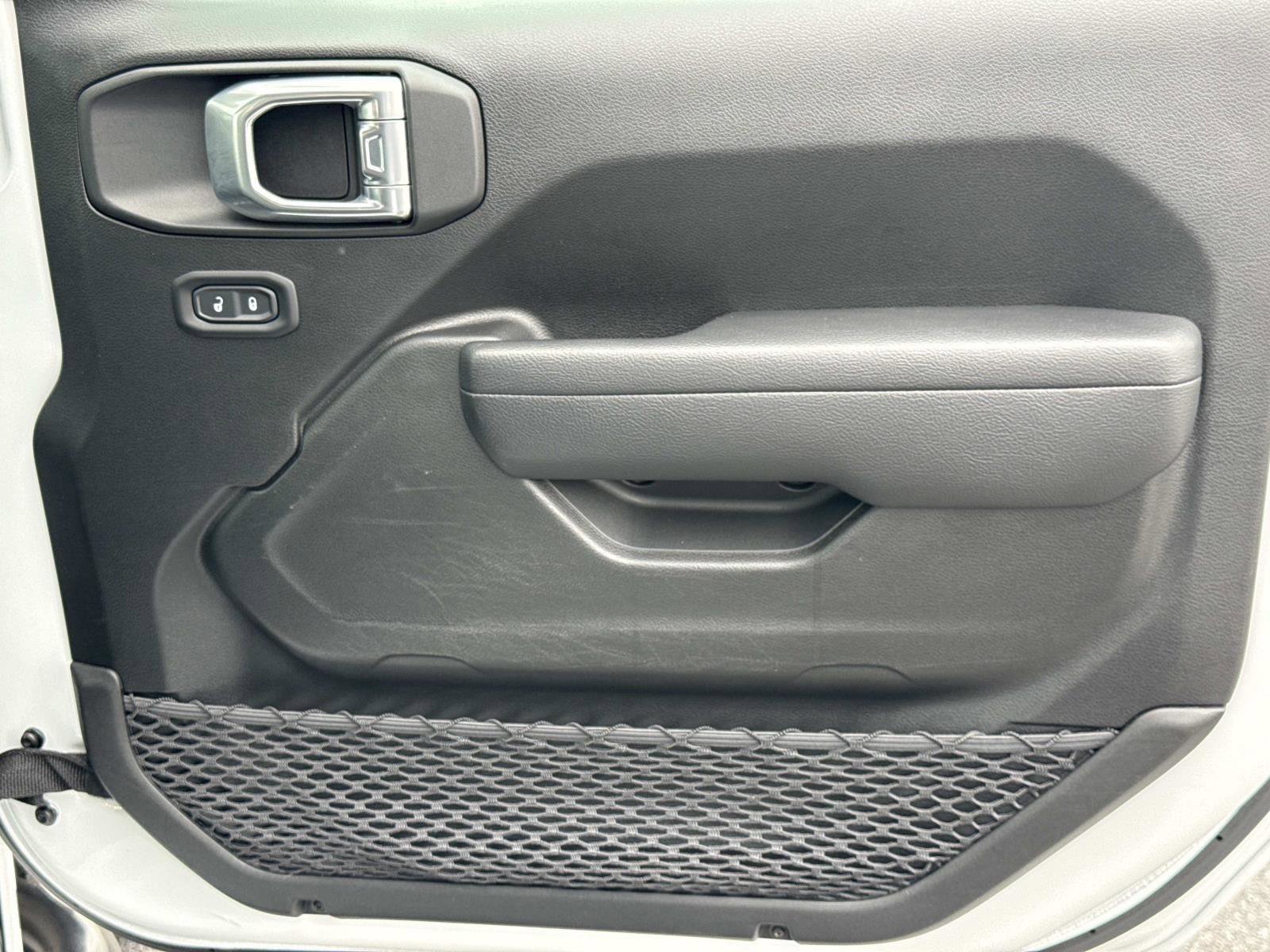 Used 2023 Jeep Wrangler Sport S image 16