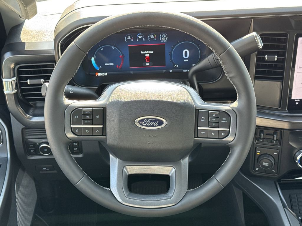 New 2026 Ford F250 Lariat w/ Black Appearance Package image 24