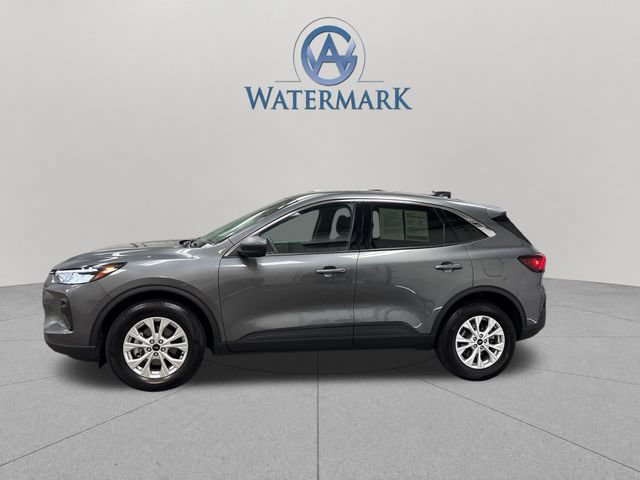 Used 2023 Ford Escape Active AWD/4WD image 2