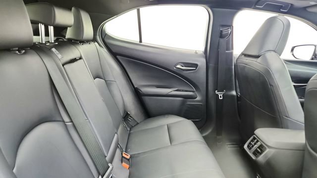 Used 2019 Lexus UX 200 FWD image 24