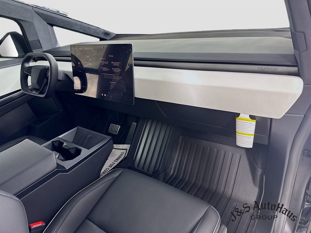 Used 2024 Tesla Cybertruck AWD Crew Cab image 34