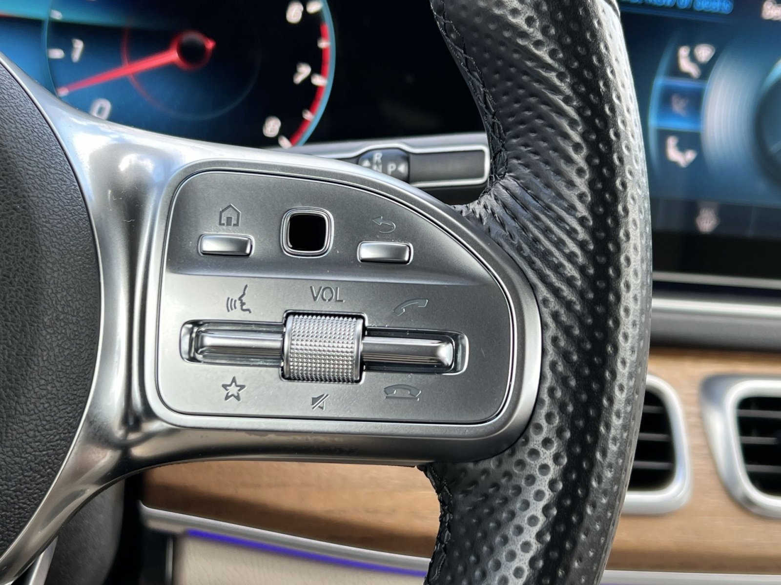 Certified 2023 Mercedes-Benz GLS 450 4MATIC image 30