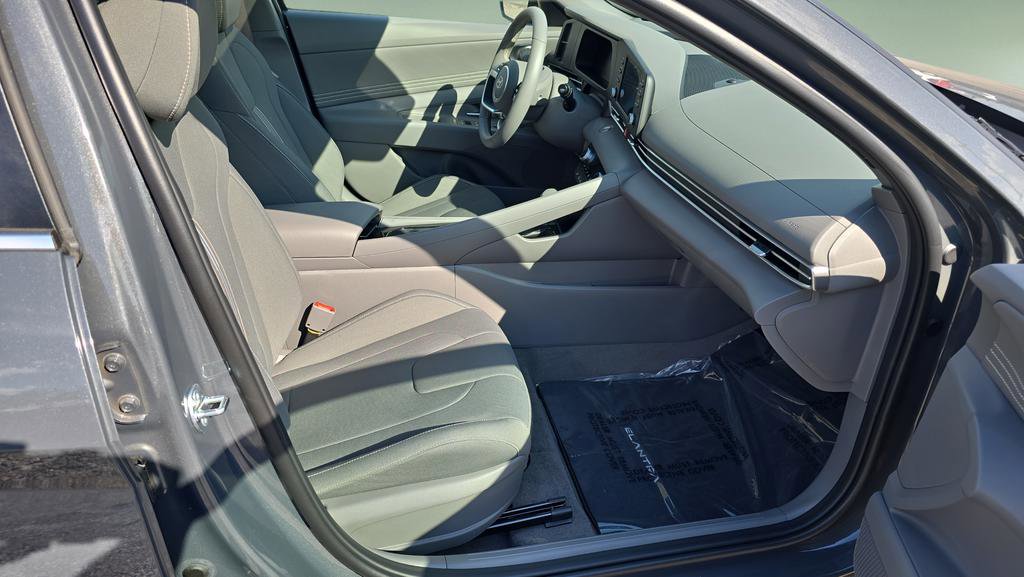 New 2026 Hyundai Elantra SEL Sport Premium FWD image 13
