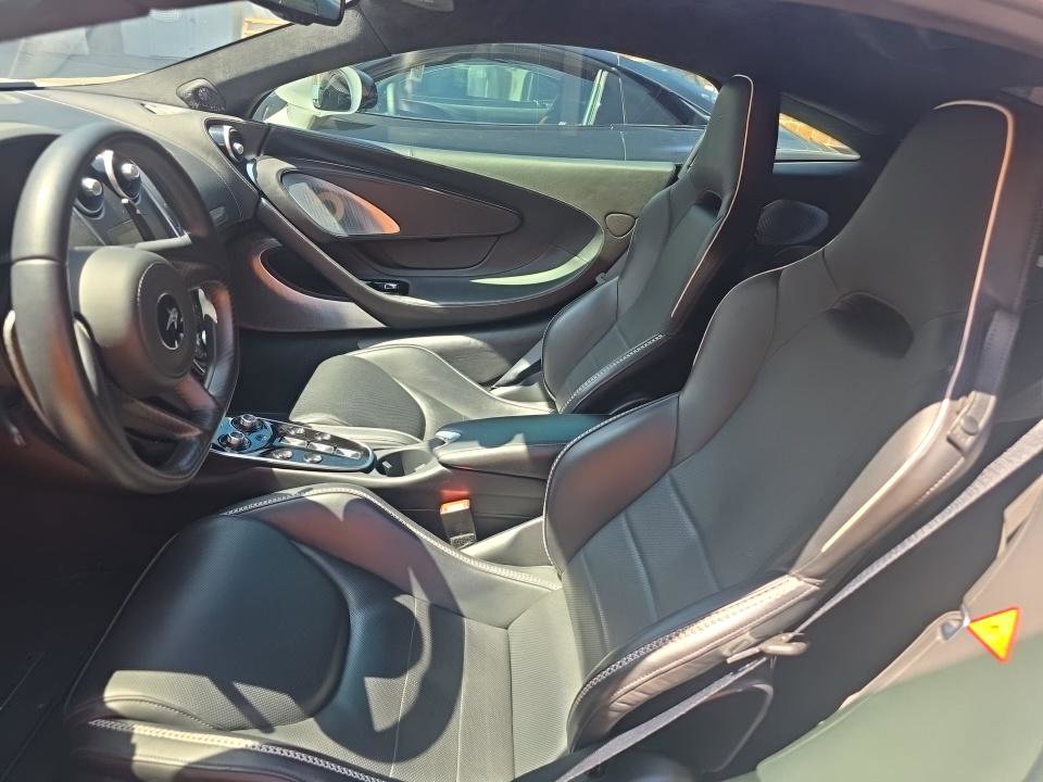 Used 2023 McLaren GT RWD image 4